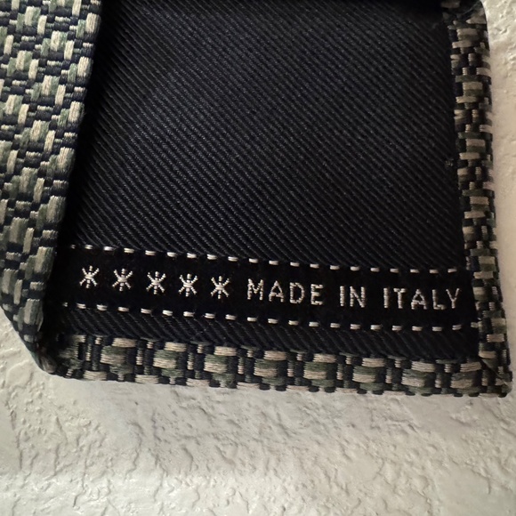 Ermenegildo Zegna Silk Tie - Picture 4 of 9